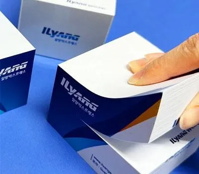 포스트잇 판촉물 케이스형 vs 패드형 디자인 선택 가이드 3 70x70x50 4측면 포스트잇 500매